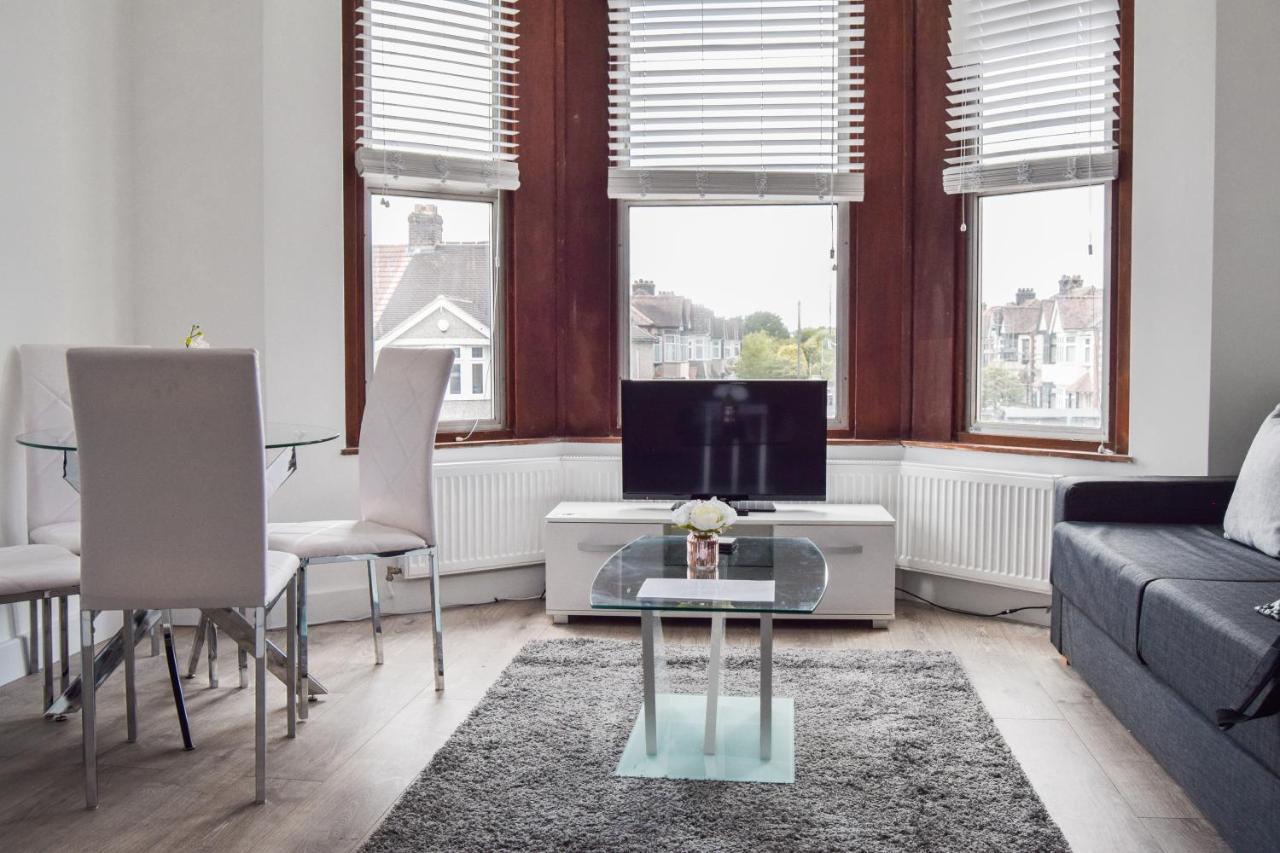 Morland Apartments - Hornchurch Londra Dış mekan fotoğraf